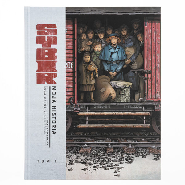 Zdjęcie: Na białym okładka komiksu „Sybir. Moja historia. Na podstawie relacji Danuty Pietrzak”, t. 1 Na okładce po lewej stronie pionowy (litera pod literą) napis „Sybir” - napis wykonany czerwonymi, wielkimi literami. Niżej wielkimi literami napis bokiem: „Moja historia”. Pod spodem „Na podstawie relacji Danuty Pietrzak”. Najniżej „Scenariusz i grafika Paweł Piechnik”. Po prawej stronie narysowany fragment wagonu. Czerwone drzwi wagonu są otwarte. W środku kilkanaście ludzi w różnym wieku. Przed nimi walizki i tobołki. Z tłumu wyróżnia się młoda dziewczyna w niebieskim płaszczu i berecie. Ma krótkie, rude włosy.
